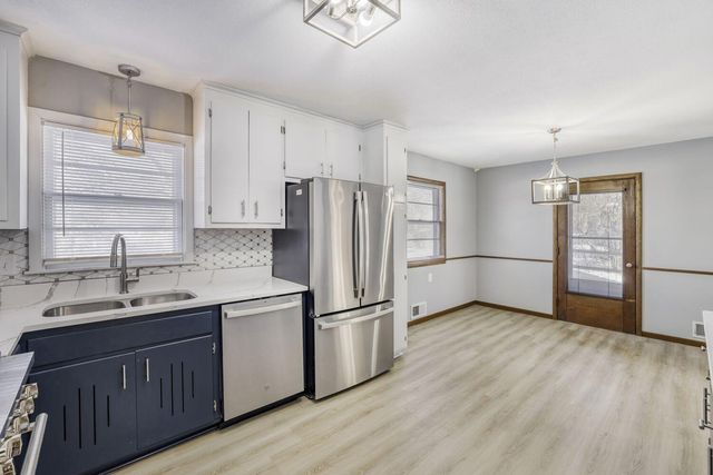 1800 Skyline Drive S, Burnsville, MN 55337