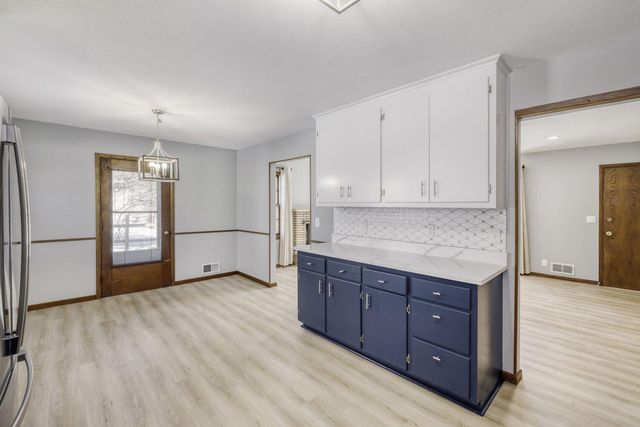 1800 Skyline Drive S, Burnsville, MN 55337