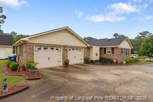 303 Chaucer Court, Dunn, NC 28334