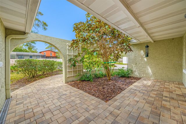 1813 N RIVERHILLS DRIVE, Temple Terrace, FL 33617