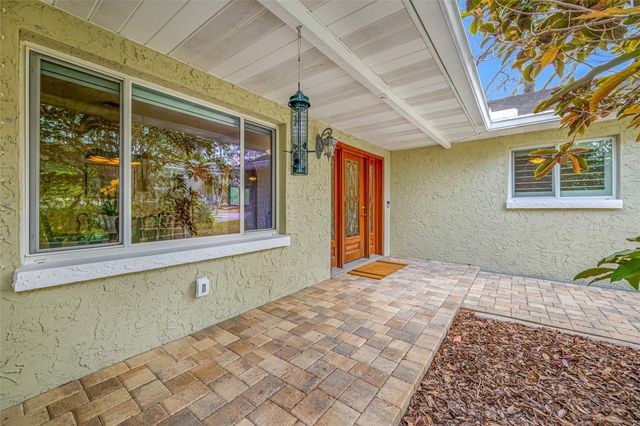 1813 N RIVERHILLS DRIVE, Temple Terrace, FL 33617