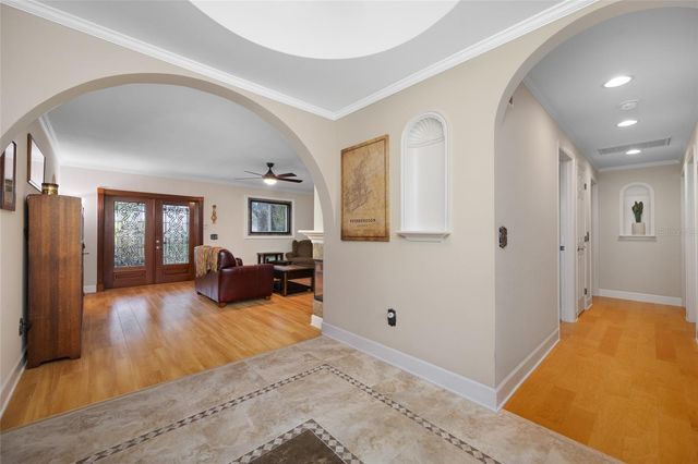 1813 N RIVERHILLS DRIVE, Temple Terrace, FL 33617