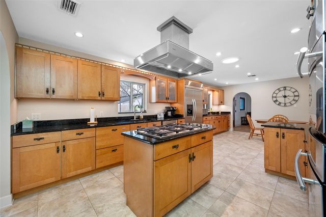 1813 N RIVERHILLS DRIVE, Temple Terrace, FL 33617