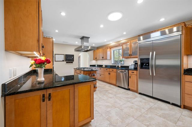 1813 N RIVERHILLS DRIVE, Temple Terrace, FL 33617