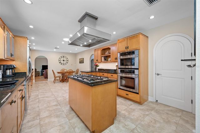 1813 N RIVERHILLS DRIVE, Temple Terrace, FL 33617