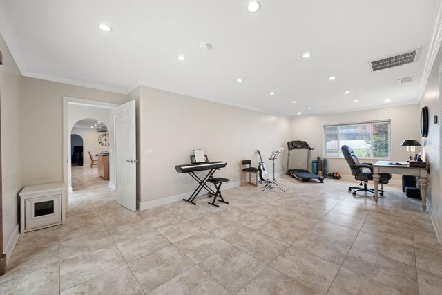 1813 N RIVERHILLS DRIVE, Temple Terrace, FL 33617