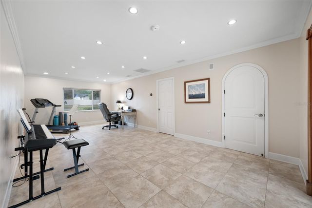 1813 N RIVERHILLS DRIVE, Temple Terrace, FL 33617