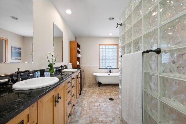 1813 N RIVERHILLS DRIVE, Temple Terrace, FL 33617