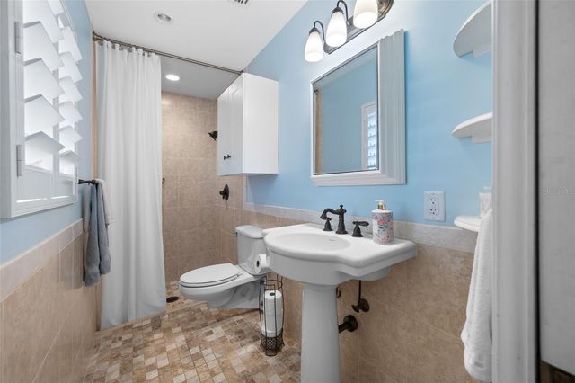 1813 N RIVERHILLS DRIVE, Temple Terrace, FL 33617