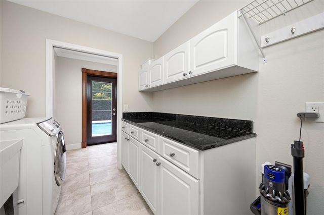 1813 N RIVERHILLS DRIVE, Temple Terrace, FL 33617