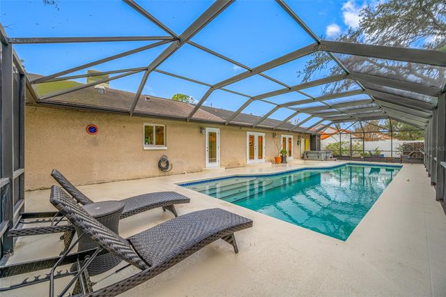 1813 N RIVERHILLS DRIVE, Temple Terrace, FL 33617