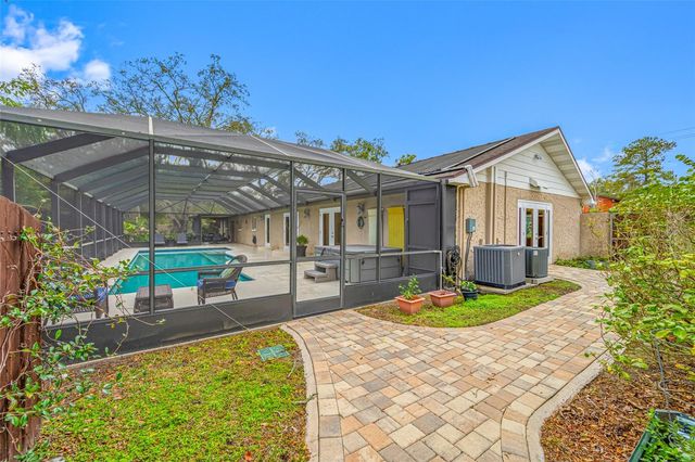 1813 N RIVERHILLS DRIVE, Temple Terrace, FL 33617