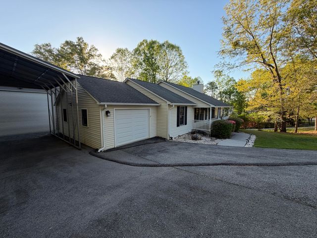 95 Indian Pointe DR, Hardy, VA 24101