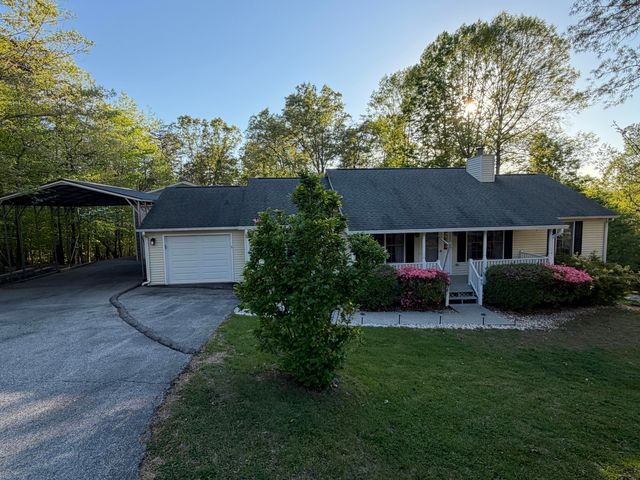 95 Indian Pointe DR, Hardy, VA 24101