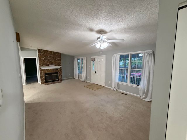 95 Indian Pointe DR, Hardy, VA 24101