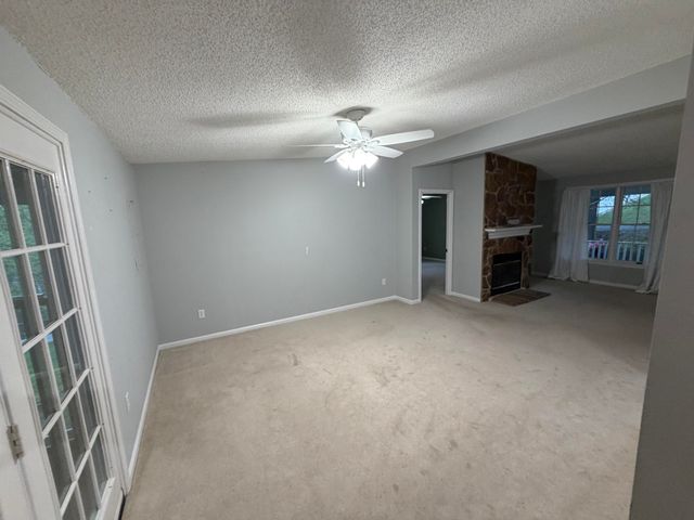 95 Indian Pointe DR, Hardy, VA 24101