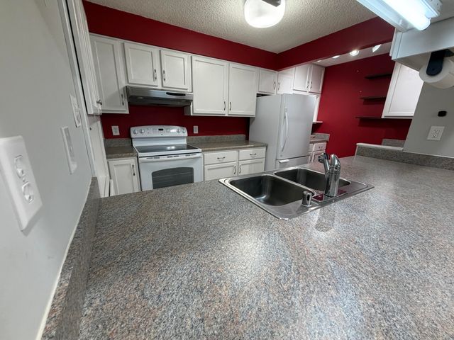 95 Indian Pointe DR, Hardy, VA 24101