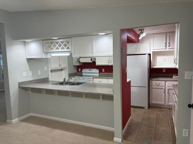 95 Indian Pointe DR, Hardy, VA 24101