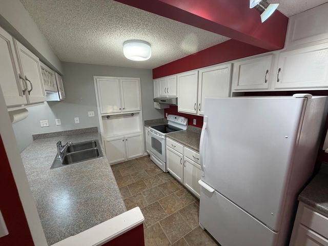 95 Indian Pointe DR, Hardy, VA 24101