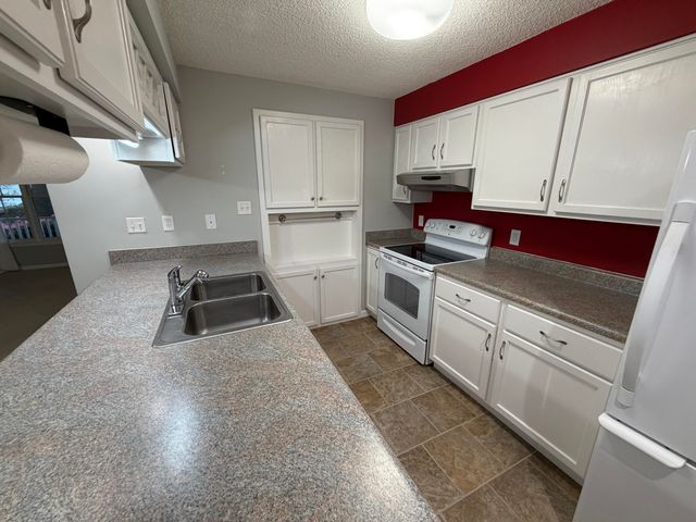 95 Indian Pointe DR, Hardy, VA 24101