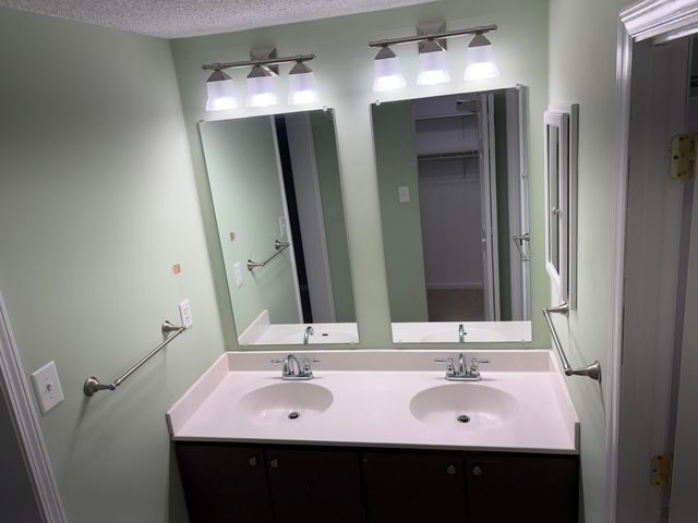 95 Indian Pointe DR, Hardy, VA 24101