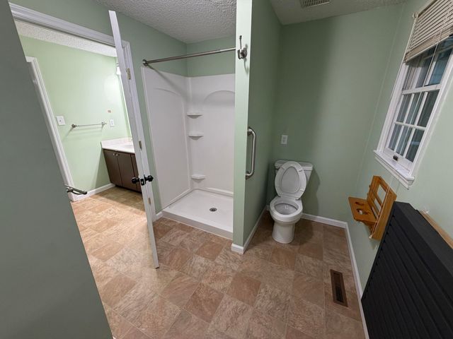 95 Indian Pointe DR, Hardy, VA 24101