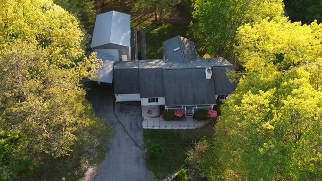 95 Indian Pointe DR, Hardy, VA 24101