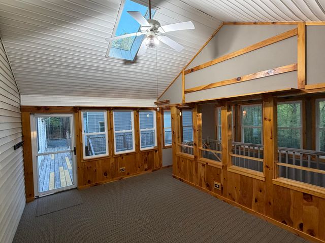 95 Indian Pointe DR, Hardy, VA 24101