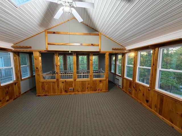 95 Indian Pointe DR, Hardy, VA 24101