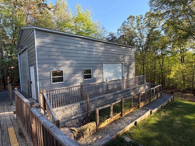 95 Indian Pointe DR, Hardy, VA 24101