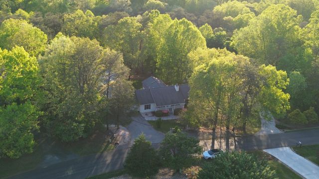 95 Indian Pointe DR, Hardy, VA 24101