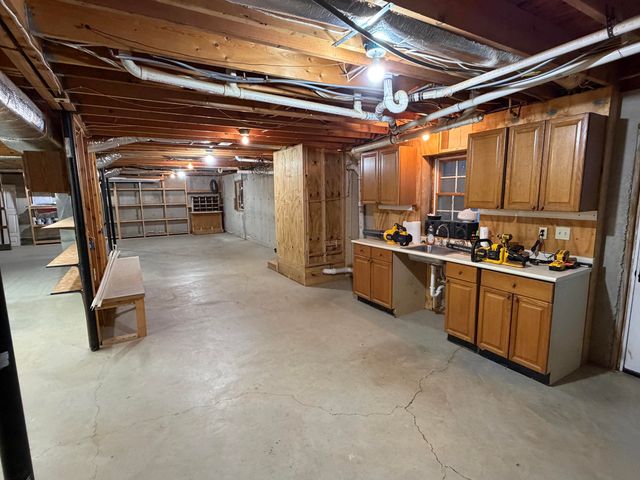 95 Indian Pointe DR, Hardy, VA 24101