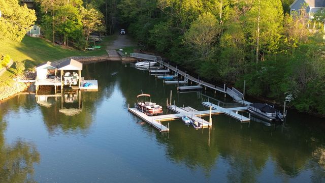 95 Indian Pointe DR, Hardy, VA 24101