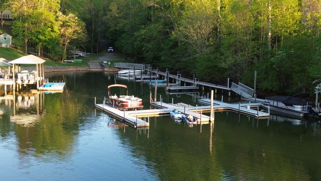 95 Indian Pointe DR, Hardy, VA 24101