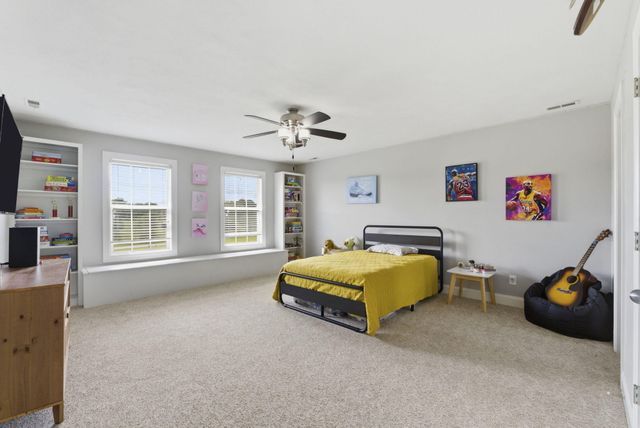4302 N Quail Run Road, Ozark, MO 65721