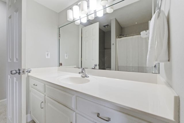 4302 N Quail Run Road, Ozark, MO 65721