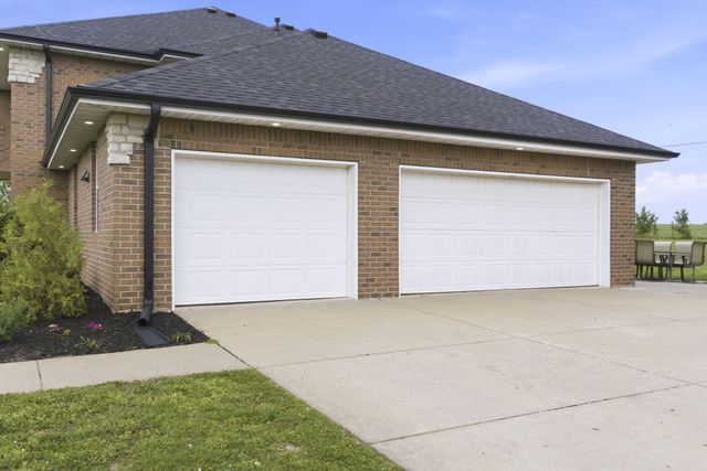 4302 N Quail Run Road, Ozark, MO 65721