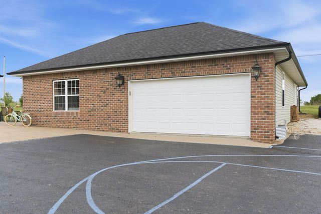 4302 N Quail Run Road, Ozark, MO 65721