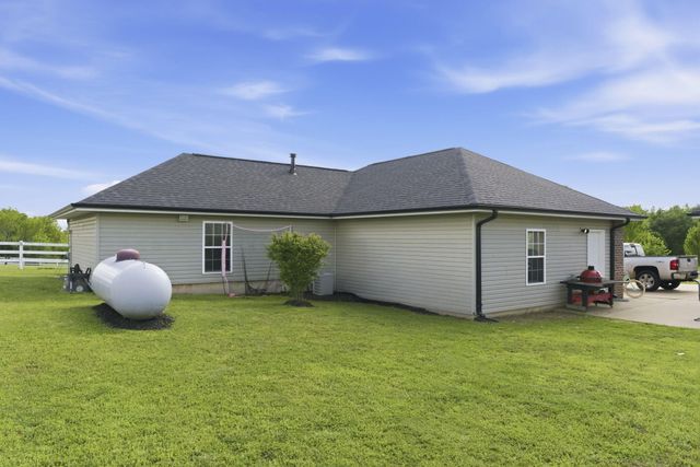 4302 N Quail Run Road, Ozark, MO 65721