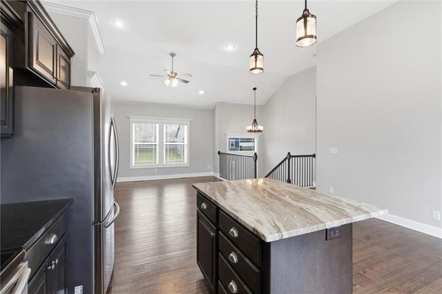 1104 SW 10th Terrace, Oak Grove, MO 64075