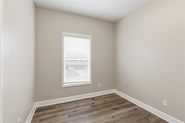 1104 SW 10th Terrace, Oak Grove, MO 64075