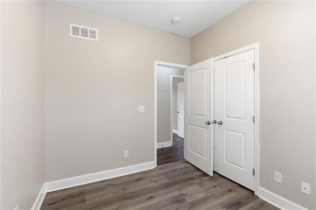 1104 SW 10th Terrace, Oak Grove, MO 64075