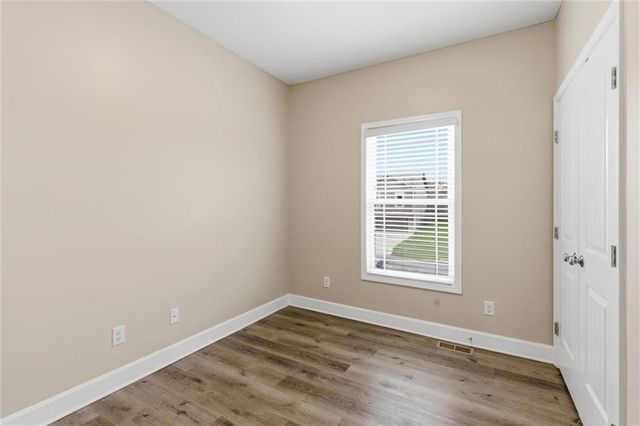 1104 SW 10th Terrace, Oak Grove, MO 64075