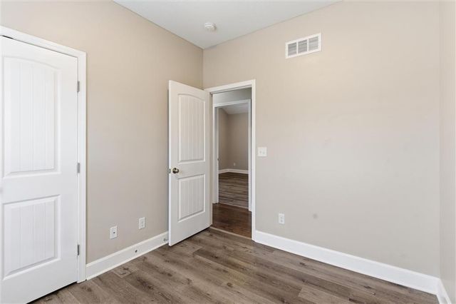 1104 SW 10th Terrace, Oak Grove, MO 64075