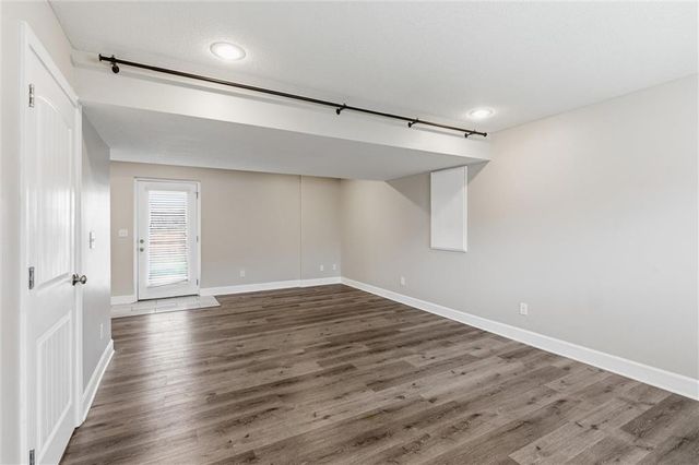 1104 SW 10th Terrace, Oak Grove, MO 64075