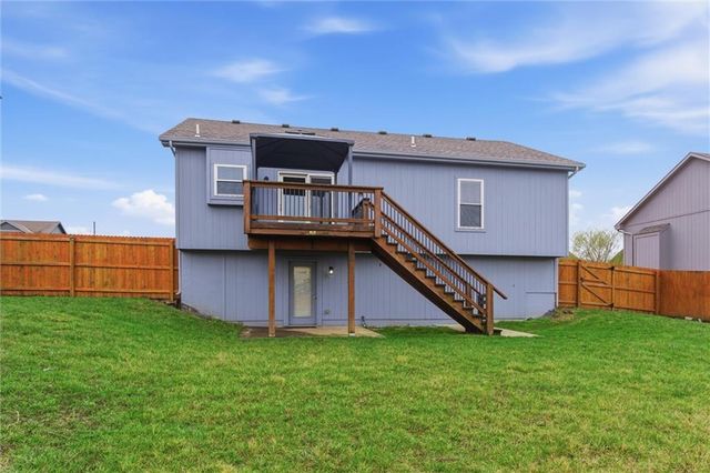 1104 SW 10th Terrace, Oak Grove, MO 64075