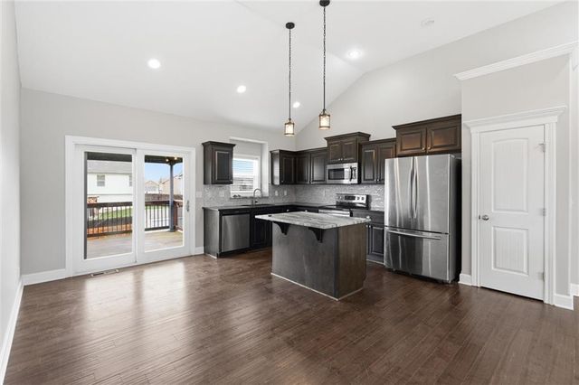 1104 SW 10th Terrace, Oak Grove, MO 64075