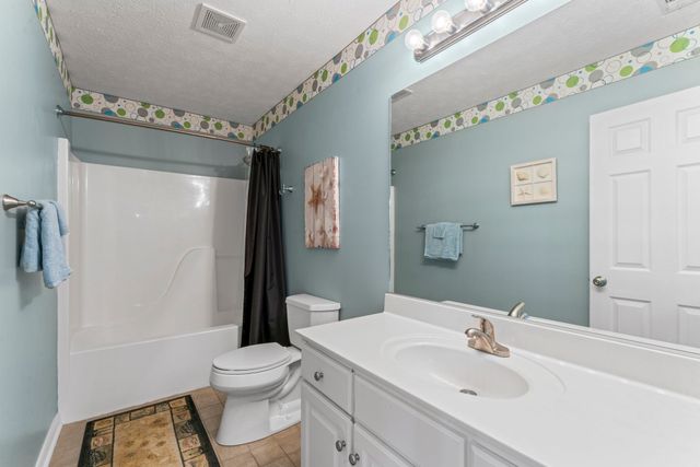 215 Crooked Creek Ln, Hendersonville, TN 37075