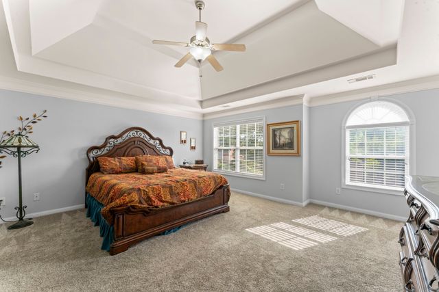 215 Crooked Creek Ln, Hendersonville, TN 37075