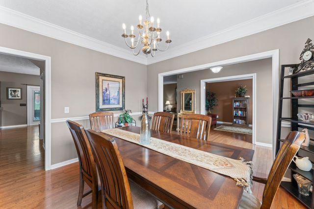 215 Crooked Creek Ln, Hendersonville, TN 37075